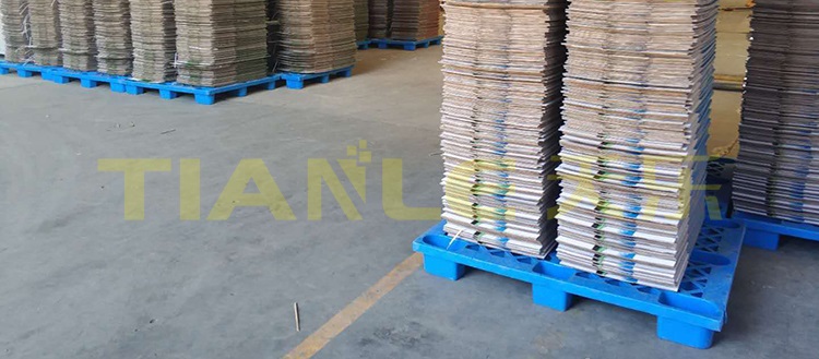 紙箱包裝企業(yè)-九腳塑料托